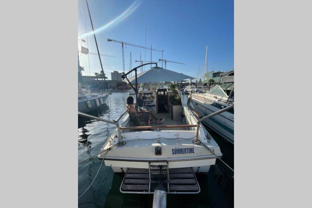 Beautiful 70S Vintage Yacht Boat In Barcelona 호텔 산트 아드리아 데 베소스 외부 사진