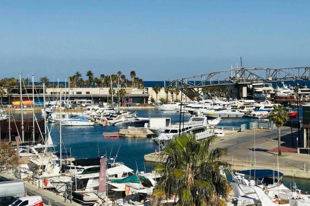 Beautiful 70S Vintage Yacht Boat In Barcelona 호텔 산트 아드리아 데 베소스 외부 사진