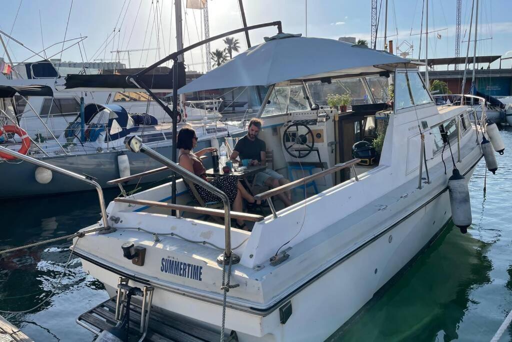 Beautiful 70S Vintage Yacht Boat In Barcelona 호텔 산트 아드리아 데 베소스 외부 사진
